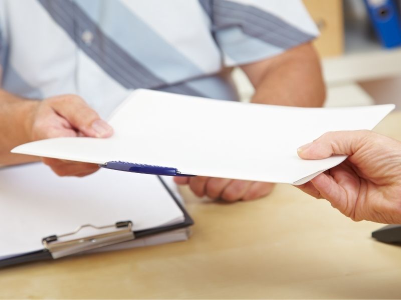 Pokud hledáte pro sebe nebo své blízké bezpečné a příjemné prostředí, kde se spojuje profesionální péče s aktivním životem, rádi vás přivítáme v Seniorcentru Pohoda.